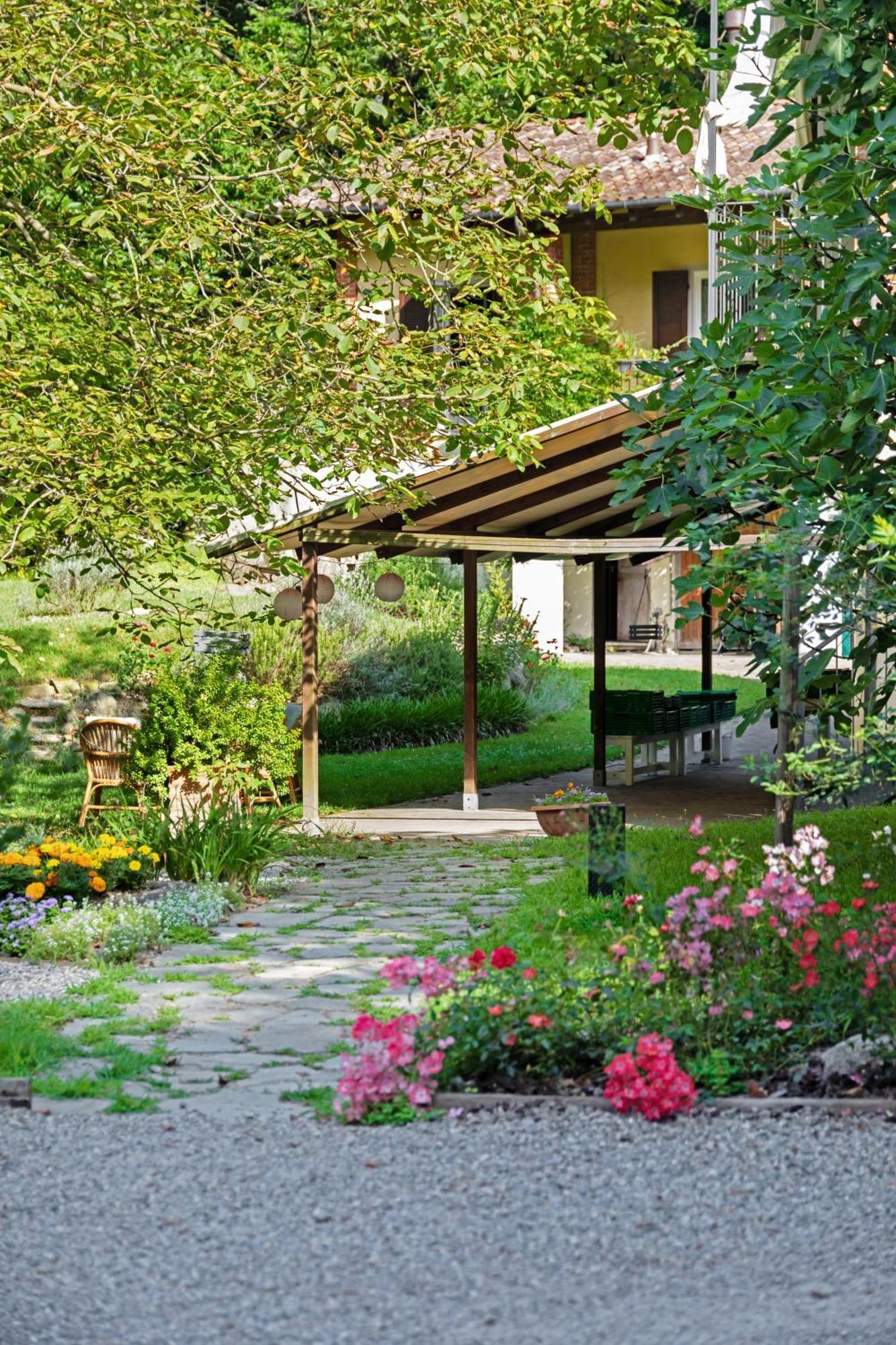Agriturismo Biomatto Арона Екстериор снимка